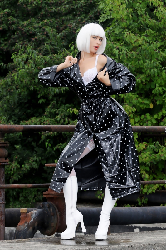 RA01 - PVC Raincoat with dots